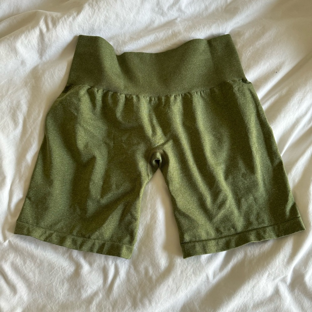 Meadow Pro Shorts NVGTN